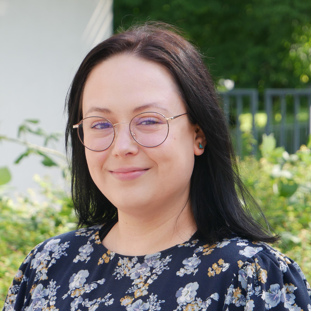 Porträtbild der Impulsgeberin eines Diskussionsforums im Grünen